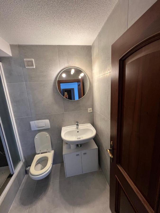 Tiny Apartment With Amazing View, Garden & Terras Schattdorf Bagian luar foto