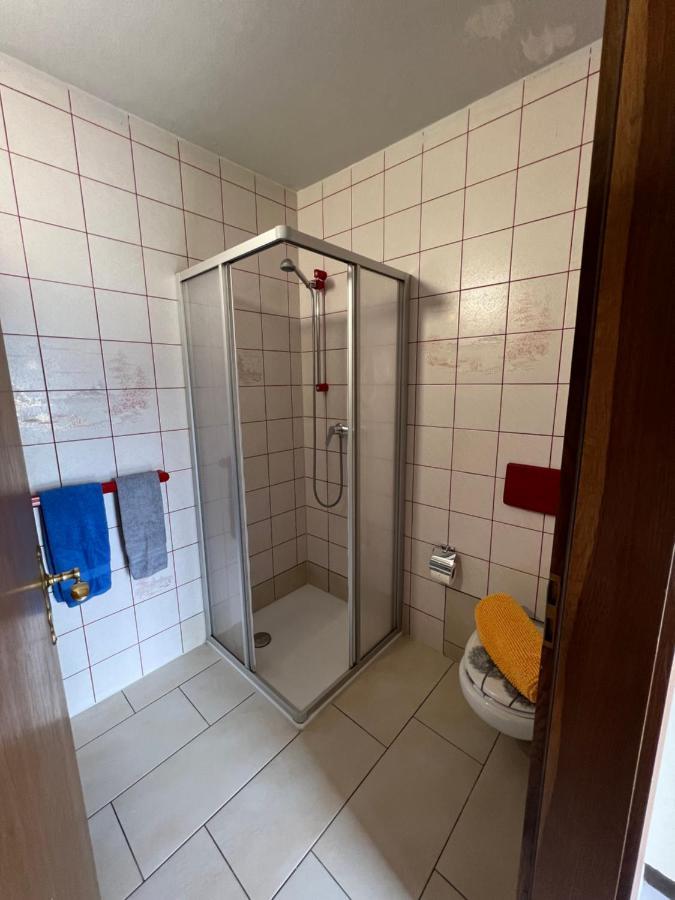 Tiny Apartment With Amazing View, Garden & Terras Schattdorf Bagian luar foto